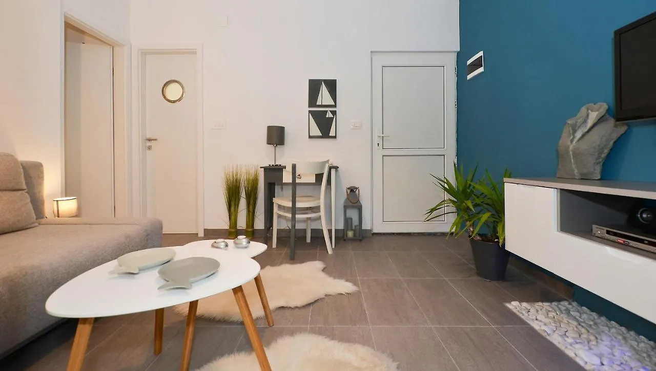 Marineblue Apartment Trogir 0*,
